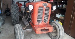 Traktor IMT 558