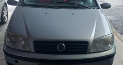 Prodajem auto za dijelove