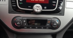 Prodajem Ford Cmax 1.6 tdci u odličnom stanju.