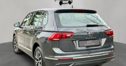 VW Tiguan 1, 5 tsi life *novi model* 52.000 km* led *hr auto * 1. Vl **