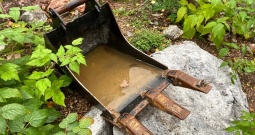 2022 Bager Volvo EC18E + transportna prikolica