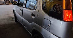Suzuki Ignis 2005. god benzinac s aluminijskim naplatcima