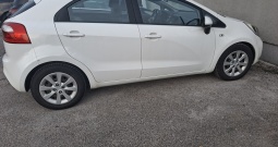 Prodajem Kia Rio