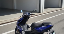 Yamaha Aerox 2. vlasnik 7500 pređenih kilometara očuvan