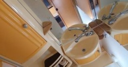 Kamp prikolica Detlheffs Buduin 5,70 m, klima, tenda