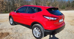 Nissan Qashqai 1.5 dCi, napravljen veliki servis, dupli set guma