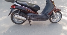 Piaggio Beverly 200
