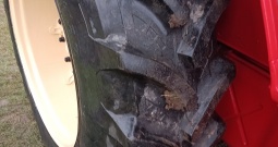 Traktor International 845 XL