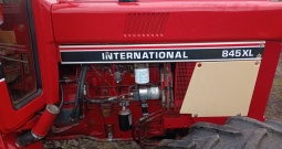 Traktor International 845 XL