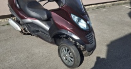 Skuter Piaggio MP3, 250 kubika