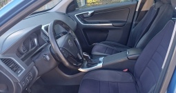 Prodajem volvo xc 60, d4, 2016, svjetlo plava s efektom, dizel , u sustavu pdv-a