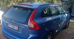 Prodajem volvo xc 60, d4, 2016, svjetlo plava s efektom, dizel , u sustavu pdv-a
