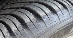 VW Golf 7 1,6 TDI ⭐ CUP ⭐ MF volan, Xenon, Top stanje