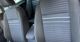 VW Golf 7 1,6 TDI ⭐ CUP ⭐ MF volan, Xenon, Top stanje