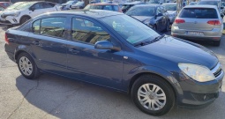 Opel Astra Sedan