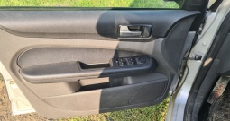 Prodajem Ford Focus 1.4 benzin