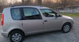 Škoda Roomster 1. 2 benzin u odličnom stanju - kartice
