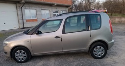 Škoda Roomster 1. 2 benzin u odličnom stanju - kartice