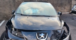 Prodajem Peugeot 207 CC, za dijelove