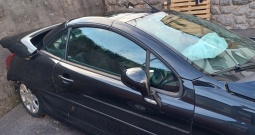 Prodajem Peugeot 207 CC, za dijelove