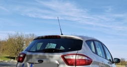 Prodajem c-max srebrni sa efektom, u dobrom stanju.