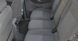 Prodajem c-max srebrni sa efektom, u dobrom stanju.