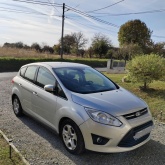 Prodajem c-max srebrni sa efektom, u dobrom stanju.