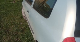 Renault Clio 1.2, 2000.g, 258.000 km