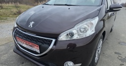 Peugeot 208 1,4. . Klimatronic, pdc, nema prijenosa !