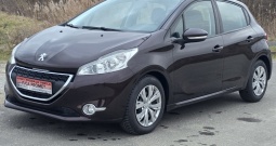 Peugeot 208 1,4. . Klimatronic, pdc, nema prijenosa !