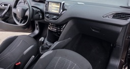 Peugeot 208 1,4. . Klimatronic, pdc, nema prijenosa !