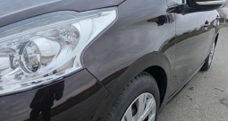 Peugeot 208 1,4. . Klimatronic, pdc, nema prijenosa !