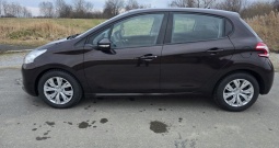 Peugeot 208 1,4. . Klimatronic, pdc, nema prijenosa !