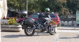 Kavasaki versus 650 2019g crni metalik ful givi oprema jos kao nov