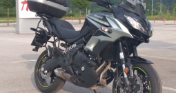 Kavasaki versus 650 2019g crni metalik ful givi oprema jos kao nov