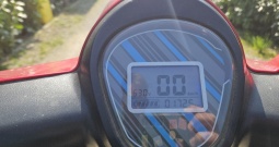 Električni skuter (tri kotača)