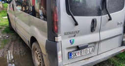 Prodajem kombi renault traffic 100 dci