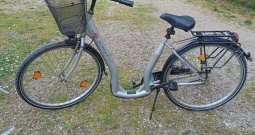 Ženski gradski bicikl sa niskom ramom