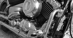 Dragstar 650 – 14 g. Vlasnik_samo 28tkm_reg 5/26_oprema_gratis kožna odijela