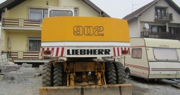 Liebherr A902 bager točkaš