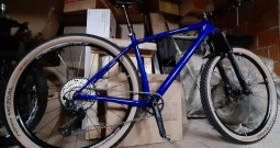 Bicikl 29", hardtail, karbonska rama