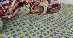 Tomo Vinković 730 + priključci i prikolica