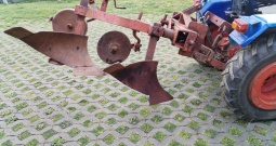 Tomo Vinković 730 + priključci i prikolica