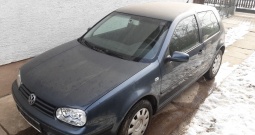 Golf 4 TDI 74 kw, klimatronik, 303000 km
