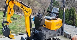 Mini bager 1 tona sa zakretnim kranom