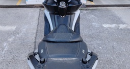 Kymco ak550, 2017. God. , srebrni mat metalik, odličan