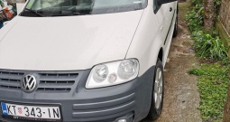 VW Caddy Maxi 1.9 TDI, klima, kuka, reg. do 04/2027