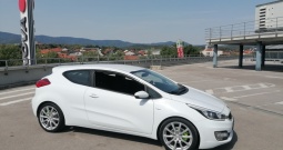 Kia Pro ceed CRDi LX Sport Edition model 2014.g., vlasnik