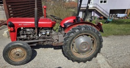 Prodajem traktor IMT 539.