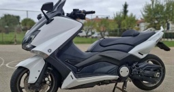 Prodajem Tmax 500 530cm3